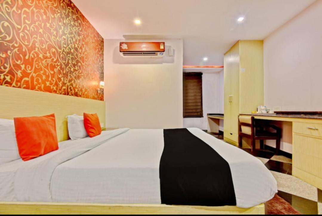Hotel Citi Club à Kanpur Extérieur photo