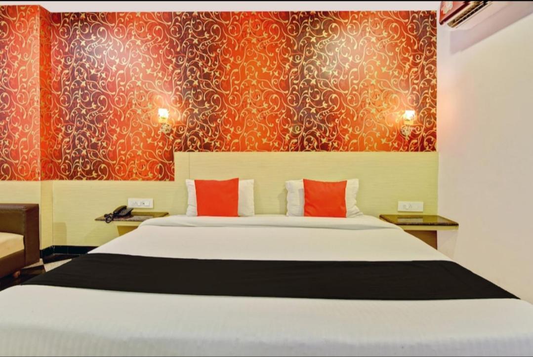 Hotel Citi Club à Kanpur Extérieur photo