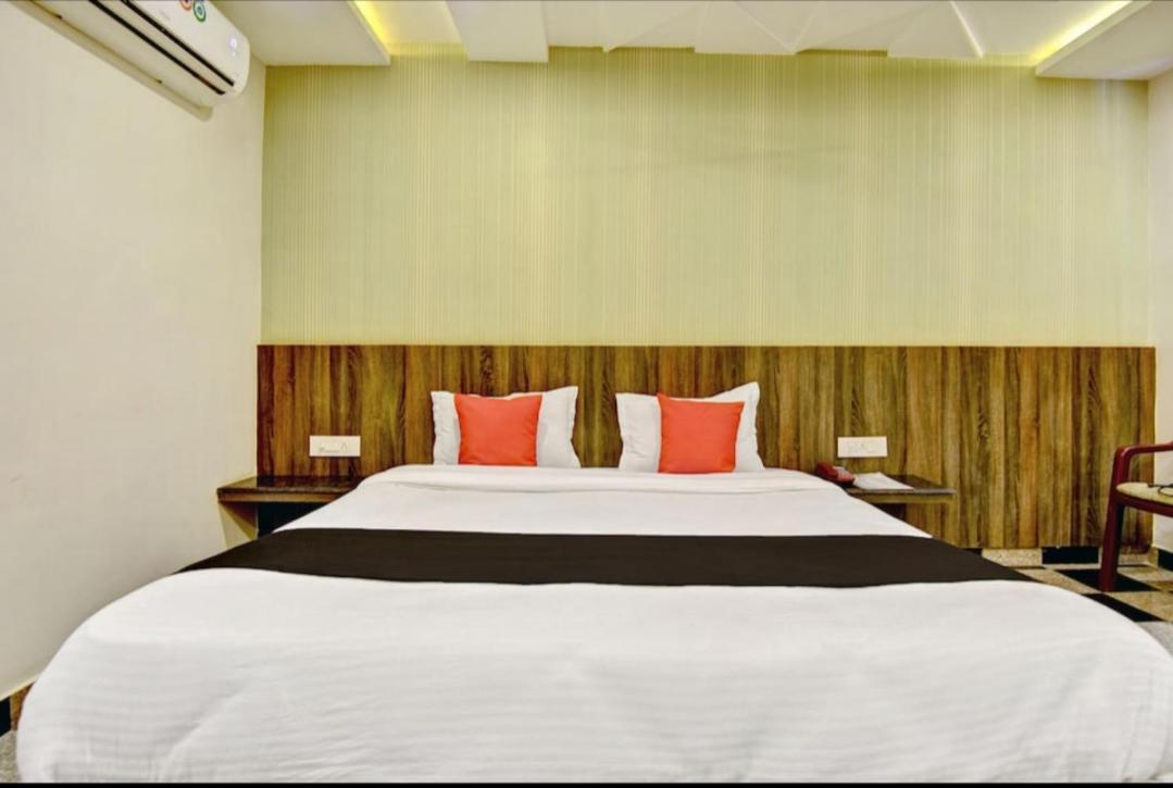 Hotel Citi Club à Kanpur Extérieur photo