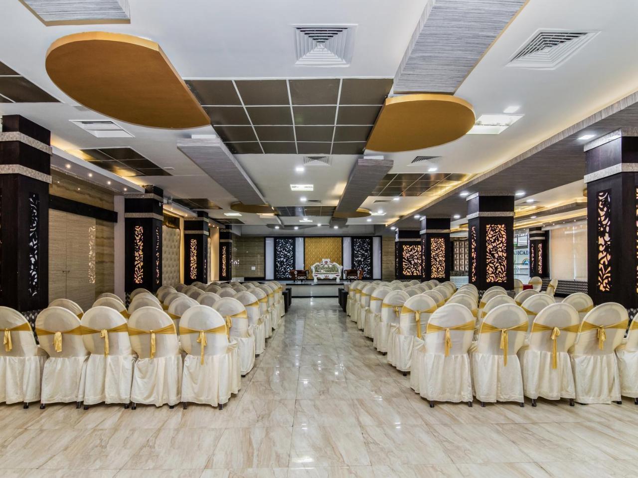 Hotel Citi Club à Kanpur Extérieur photo
