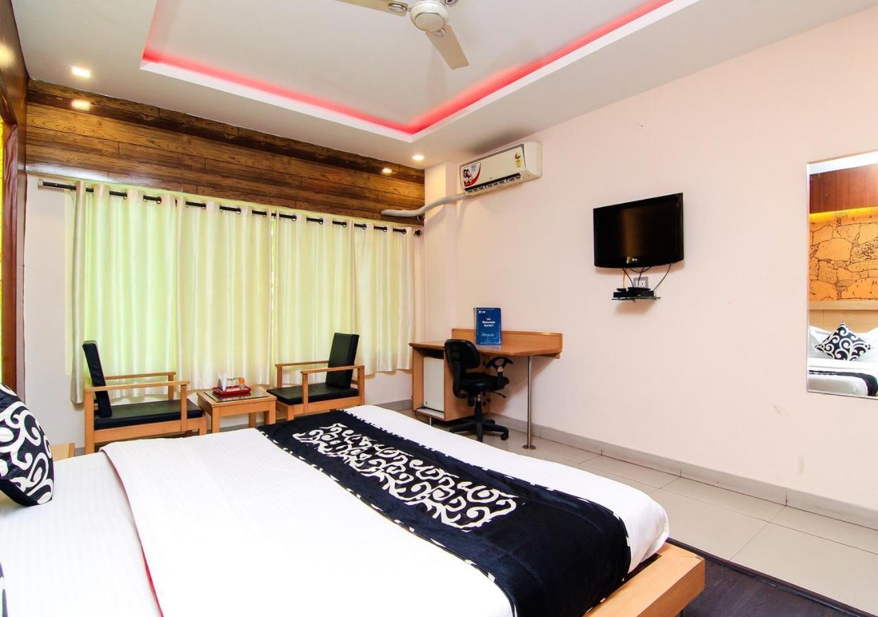 Hotel Citi Club à Kanpur Extérieur photo