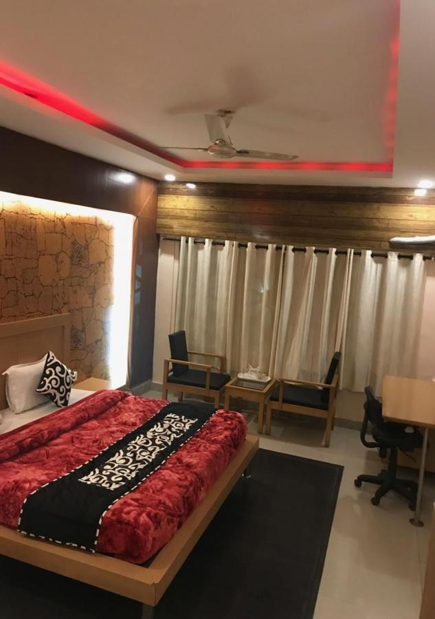 Hotel Citi Club à Kanpur Extérieur photo